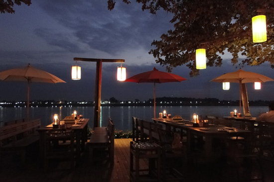 Kong View Bar & Restaurant